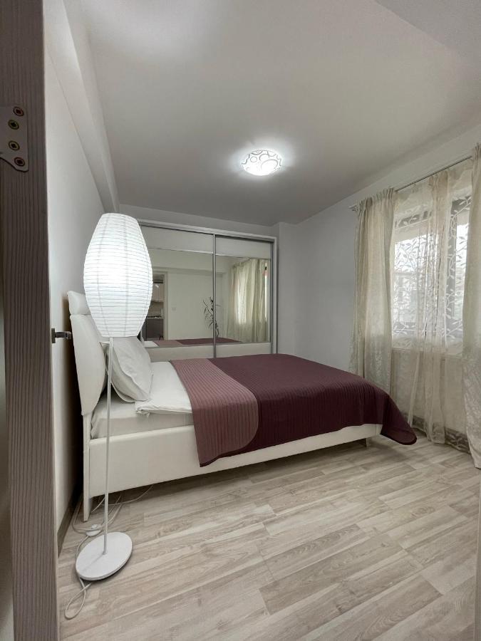 Renting Solutions Iulius Mall Iasi Eksteriør billede