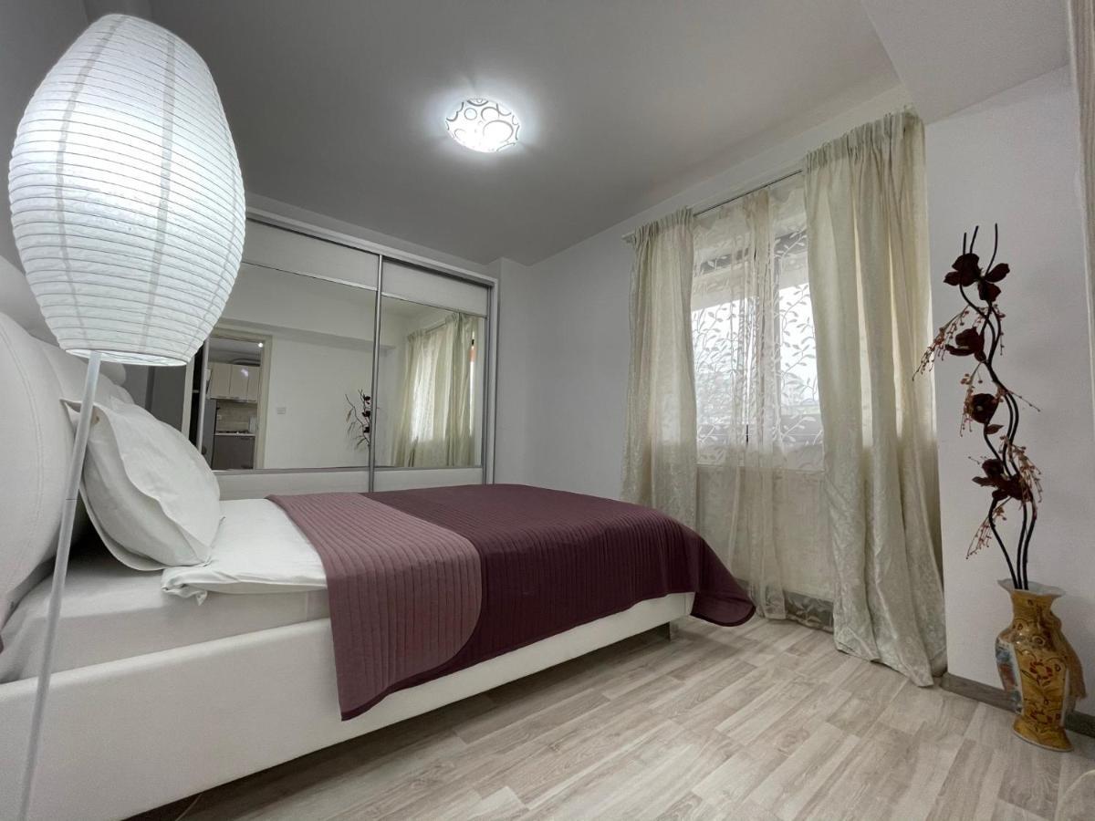 Renting Solutions Iulius Mall Iasi Eksteriør billede