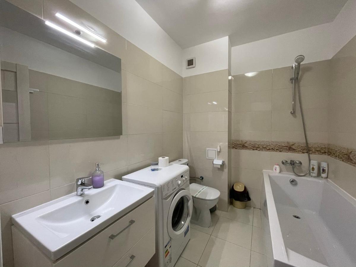 Renting Solutions Iulius Mall Iasi Eksteriør billede